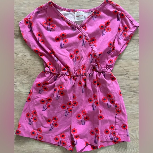 Hanna Andersson - floral Shorts Romper - size 4 100cm only worn a few times - Picture 1 of 1